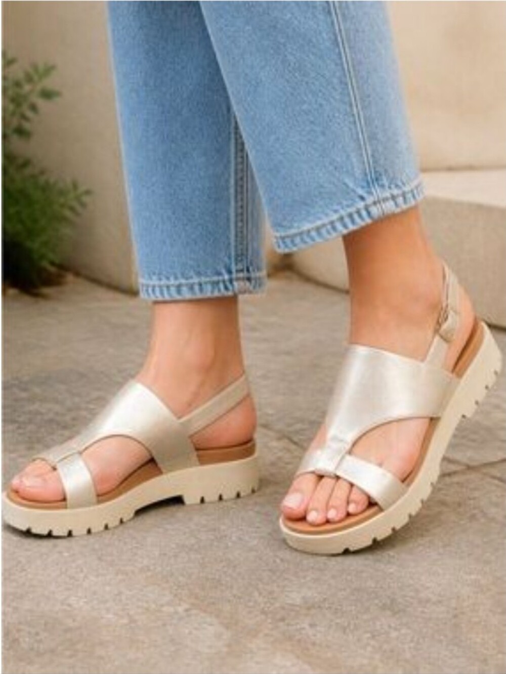Vionic ALONDRA Lug Metallic Gold Platform T-Strap Chunky Sole Comfort Sandals 9
